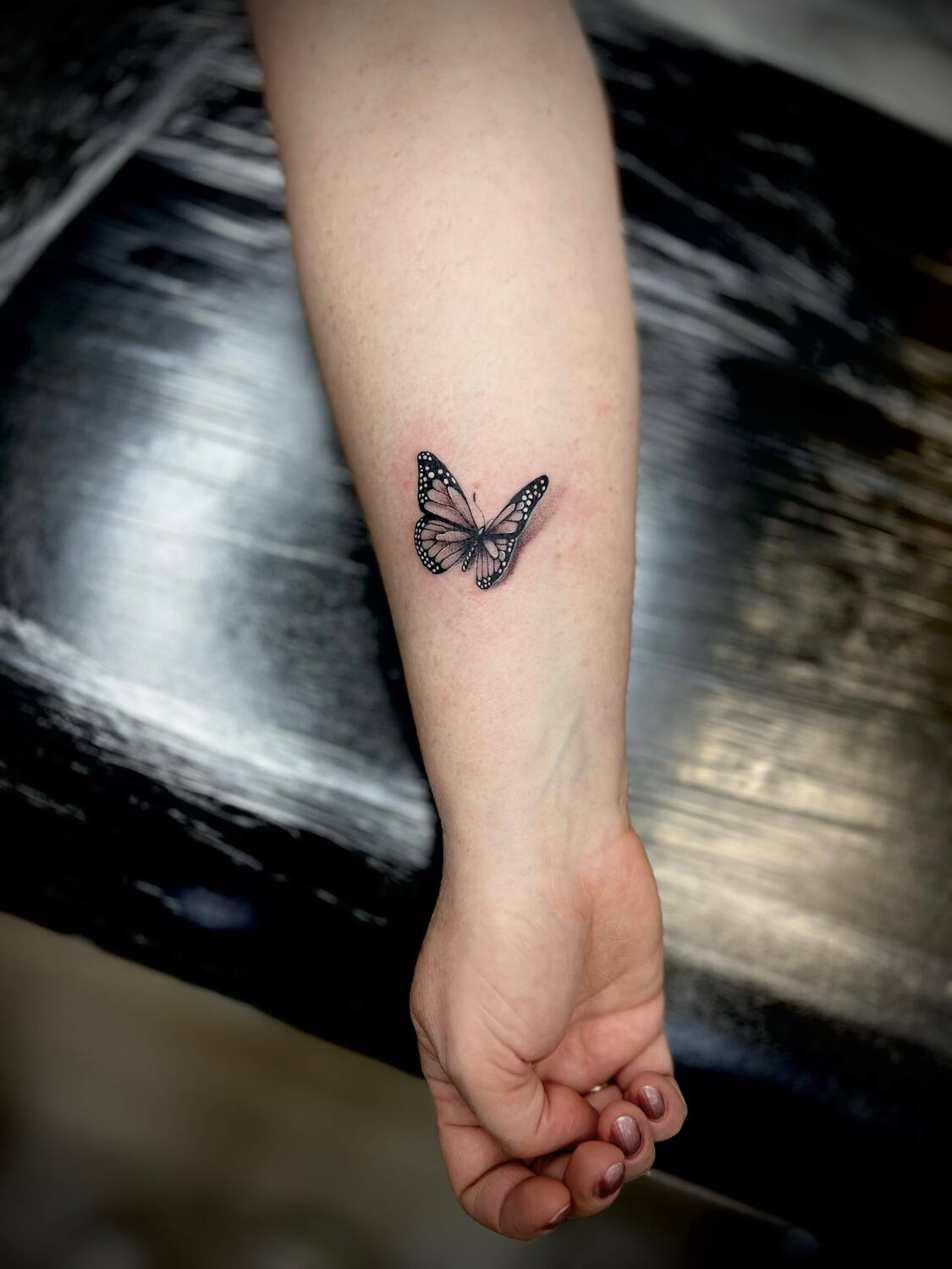 Мини тату бабочки на предплечье